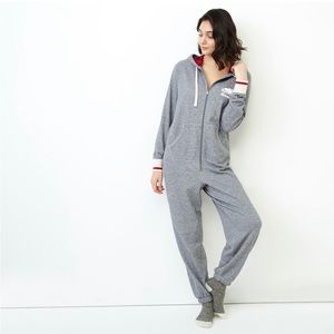 ROOTS CABIN ONESIE